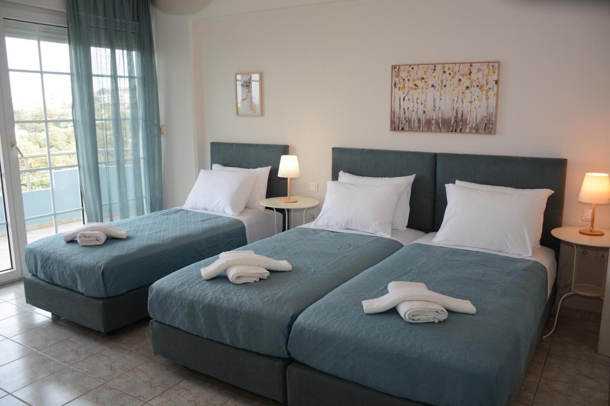 Athina's With Heated Pool Villa *